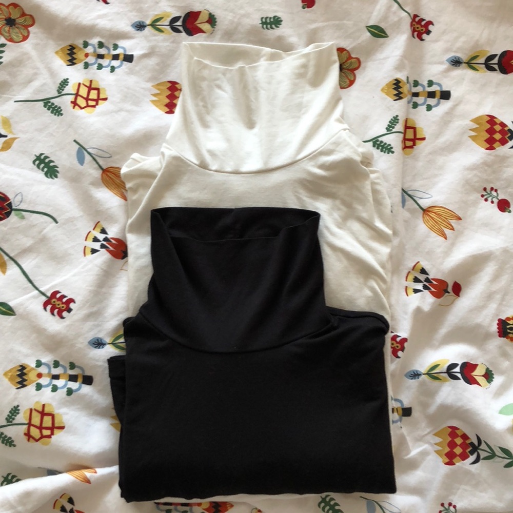 2 FOR 10$ — UNIQLO Heattech Turtlenecks